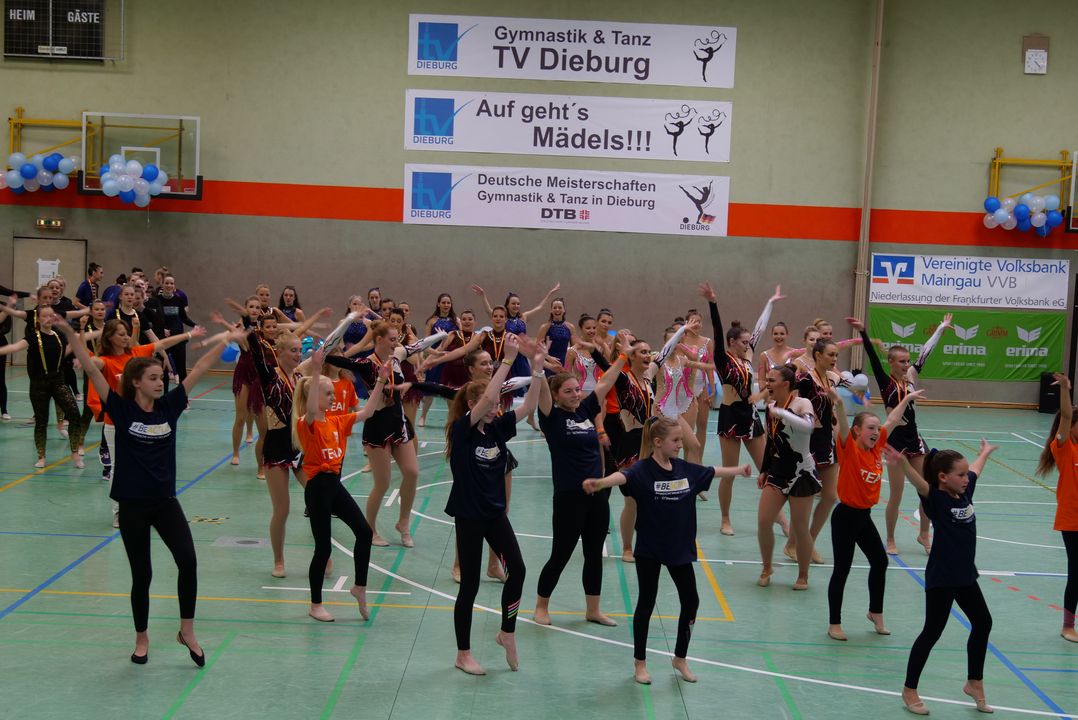 Flashmob DM Gymnastik Tanz | Bildquelle: Bernhard Fenn